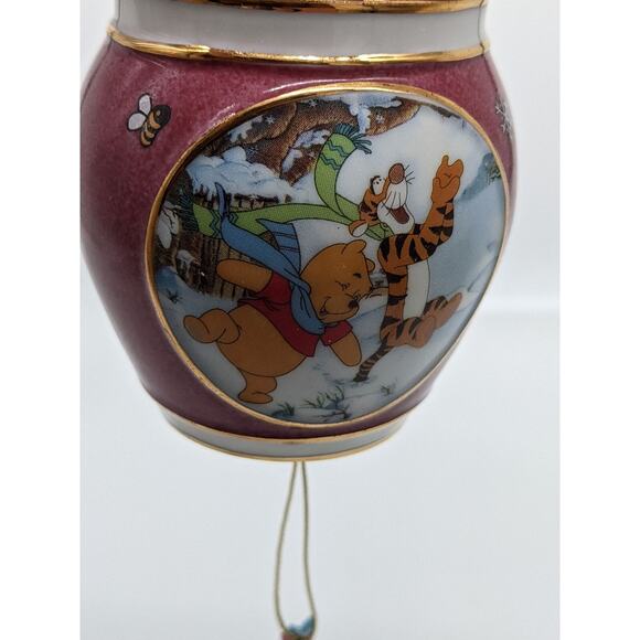 Disney Ornament 2001 - Winnie the Pooh - Sounds of the Season #3 - Picture 2 of 4